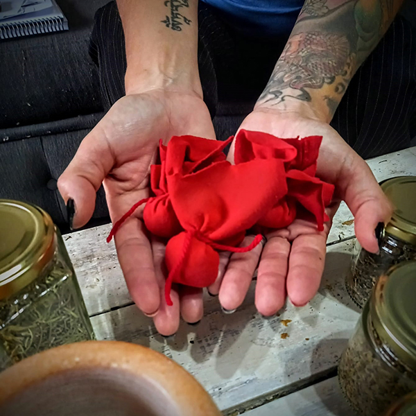 Saquitos de hierbas o amuletos